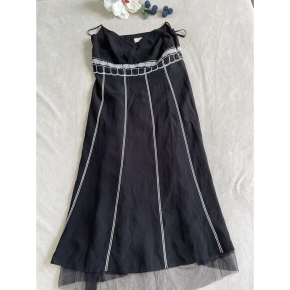 Ann Taylor Loft Sleeveless Black Dress With Silver Embroidery Size 6 Whimsigoth - Picture 2 of 8